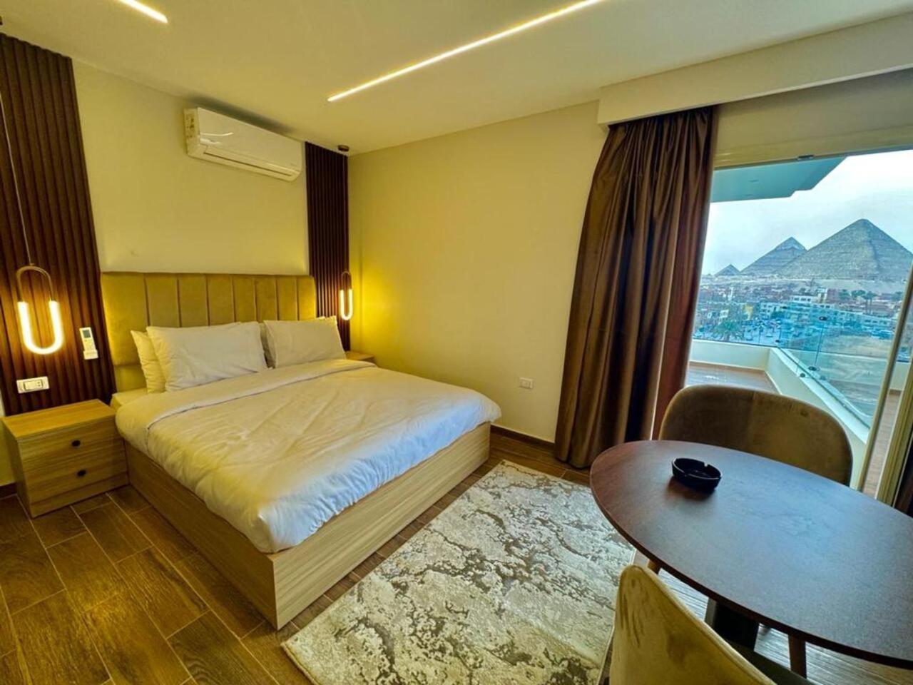 Rotana Pyramids View Vandrarhem Nazlet el-Sîsi Exteriör bild