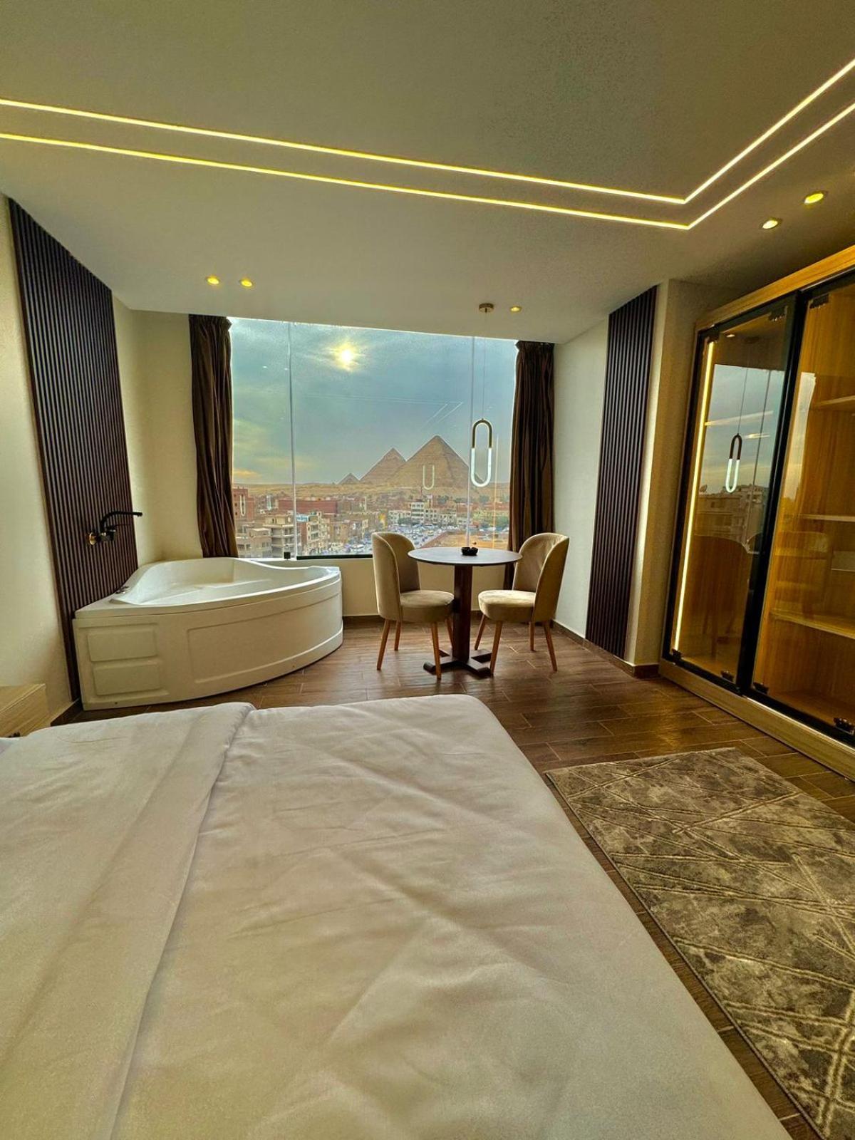 Rotana Pyramids View Vandrarhem Nazlet el-Sîsi Exteriör bild