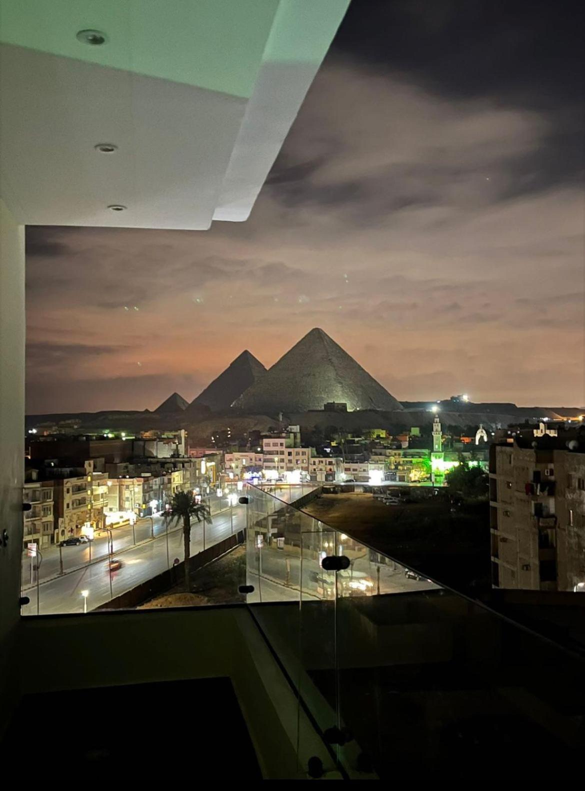 Rotana Pyramids View Vandrarhem Nazlet el-Sîsi Exteriör bild