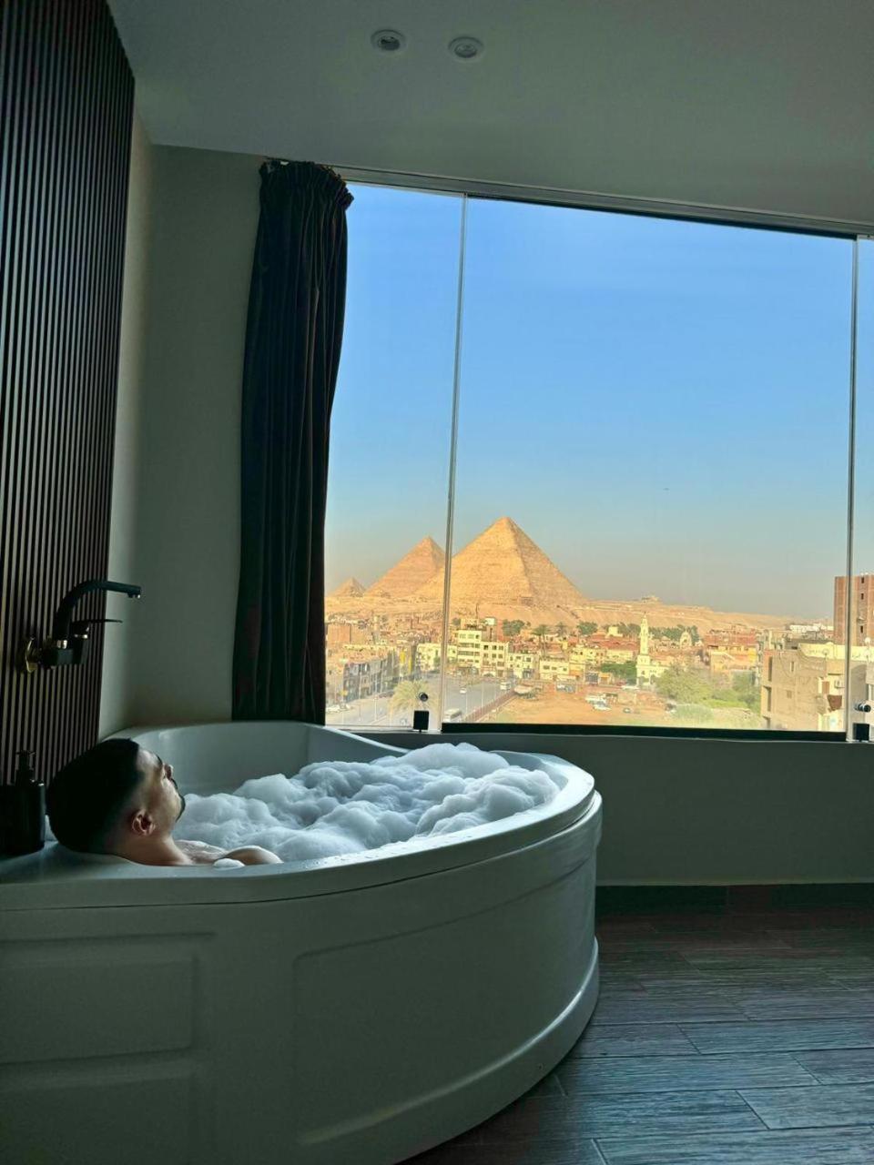 Rotana Pyramids View Vandrarhem Nazlet el-Sîsi Exteriör bild